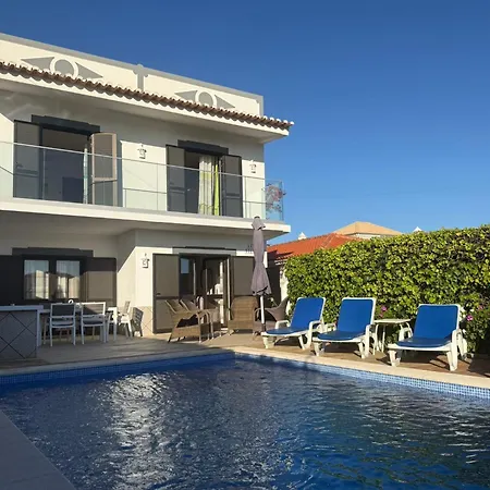 Villa Vivenda Silvestre Family House *