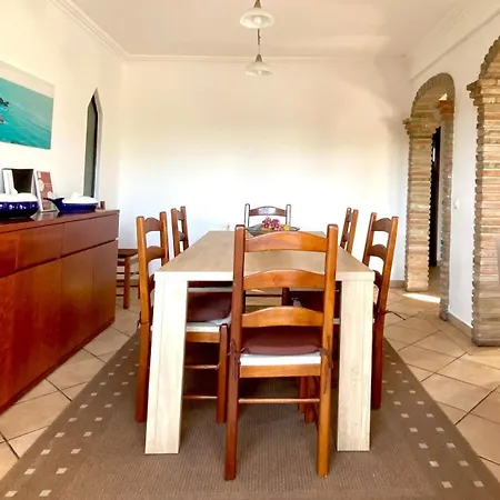 Vivenda Silvestre Family House 阿尔布费拉