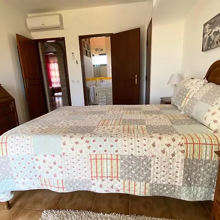 别墅 Vivenda Silvestre Family House