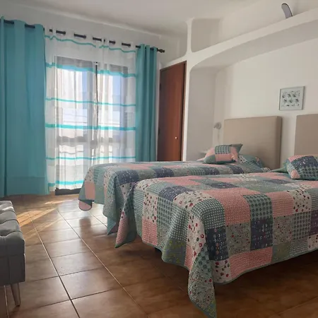 Villa Vivenda Silvestre Family House